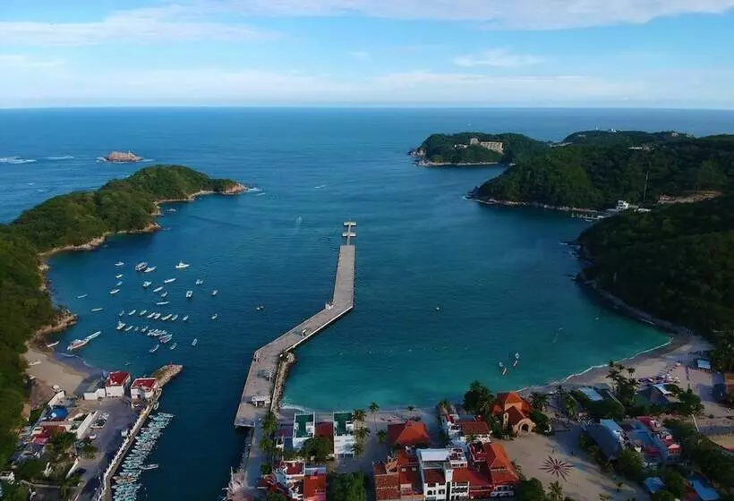 Marina Resort & Beach Club