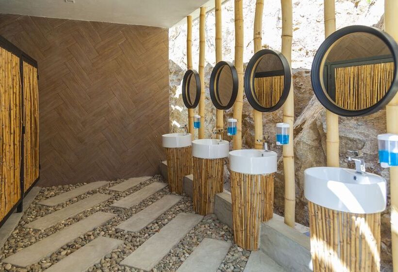 Marina Resort & Beach Club