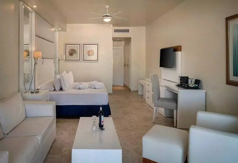 Курорт Ocean Blue & Sand - All Inclusive