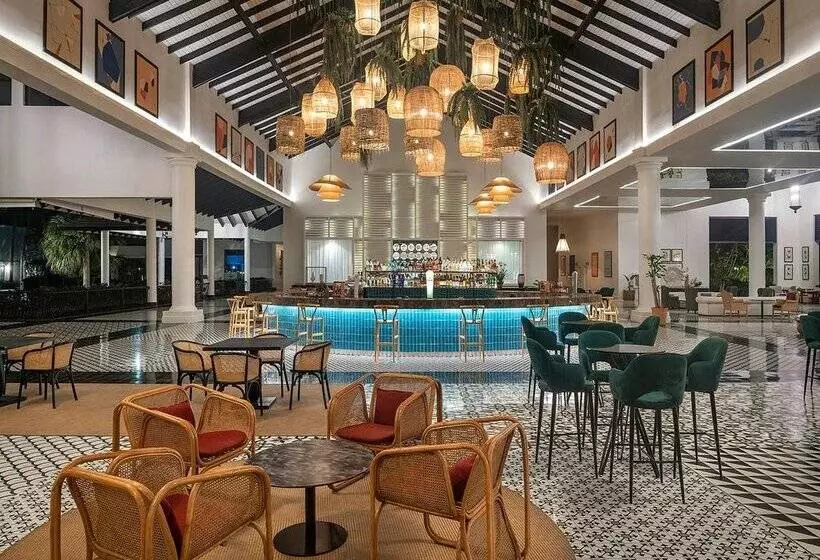 Курорт Ocean Blue & Sand - All Inclusive