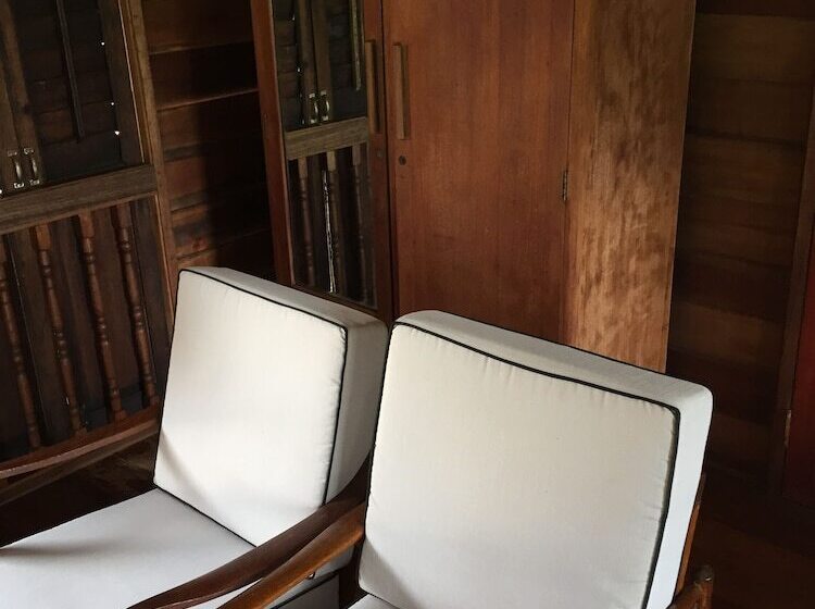 בית מלון כפרי Tanabendang Banglos