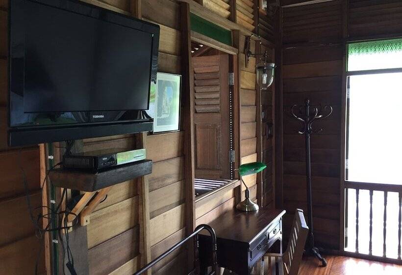 בית מלון כפרי Tanabendang Banglos