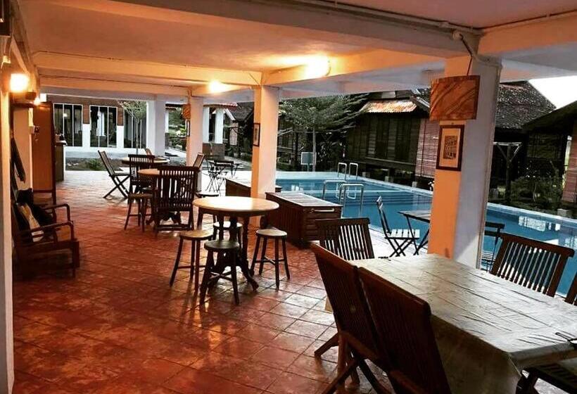 בית מלון כפרי Tanabendang Banglos