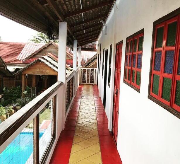 בית מלון כפרי Tanabendang Banglos