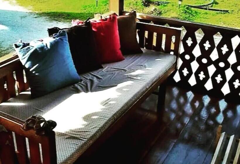 בית מלון כפרי Tanabendang Banglos