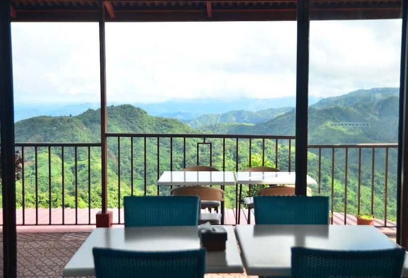 בית מלון כפרי West 35 Eco Mountain Resort