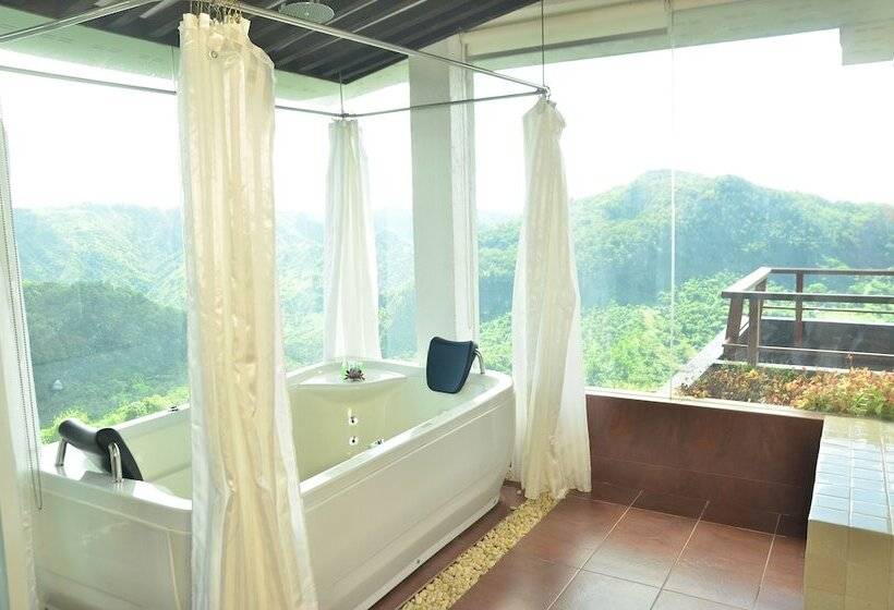 בית מלון כפרי West 35 Eco Mountain Resort