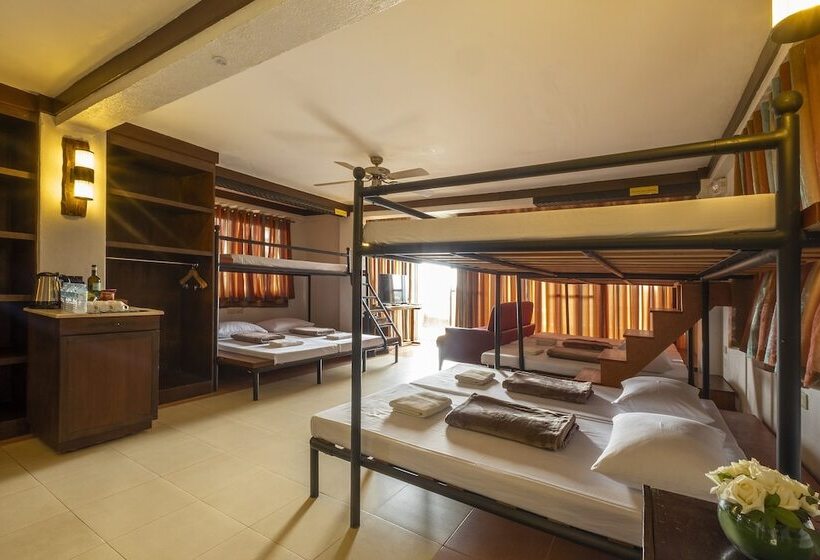 בית מלון כפרי West 35 Eco Mountain Resort