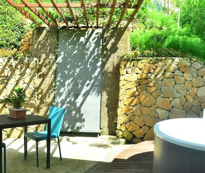 בית מלון כפרי West 35 Eco Mountain Resort