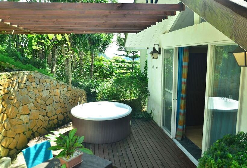 בית מלון כפרי West 35 Eco Mountain Resort