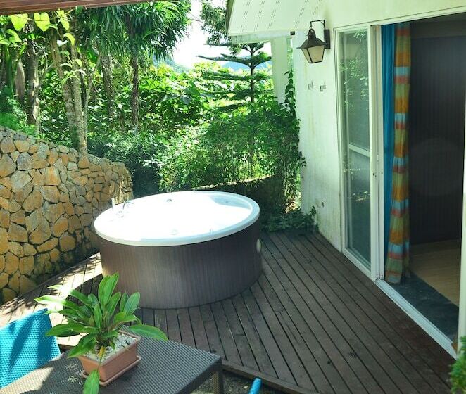 בית מלון כפרי West 35 Eco Mountain Resort