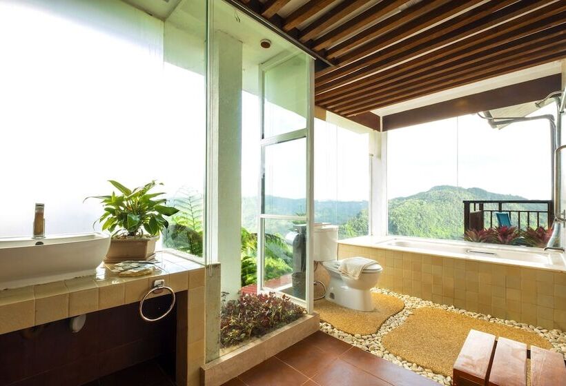 בית מלון כפרי West 35 Eco Mountain Resort