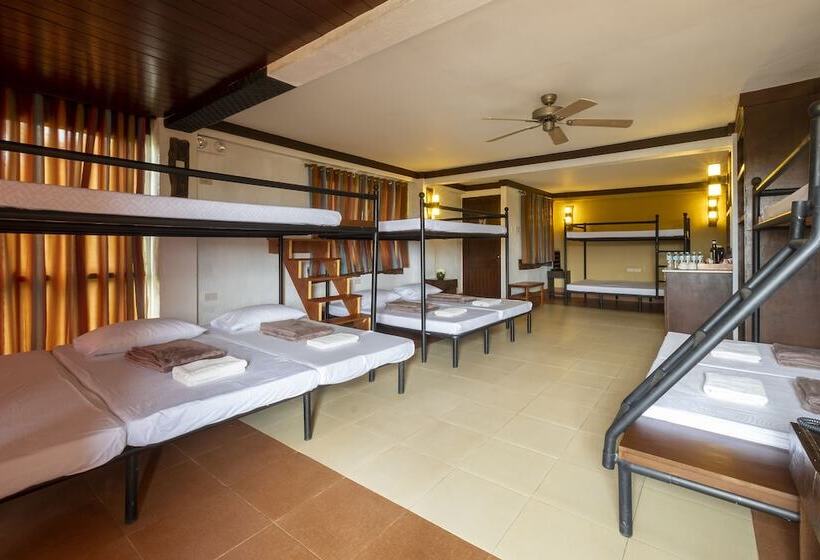 בית מלון כפרי West 35 Eco Mountain Resort