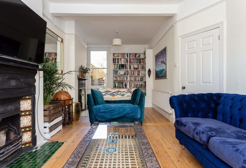 3 Bedroom House With Garden Near Notting Hill