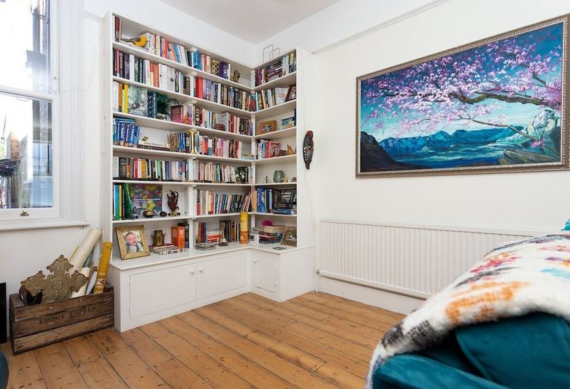 3 Bedroom House With Garden Near Notting Hill