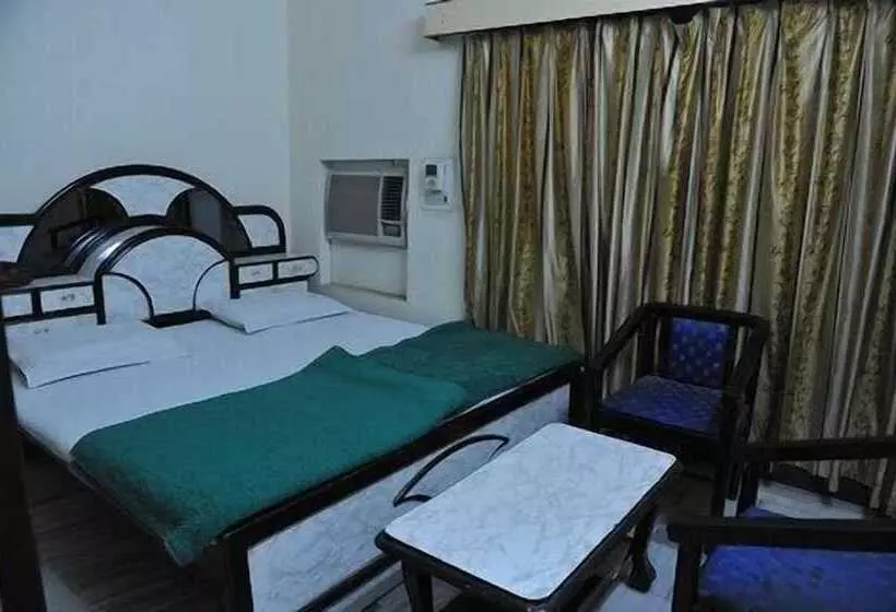 ホテル Shanti Palace