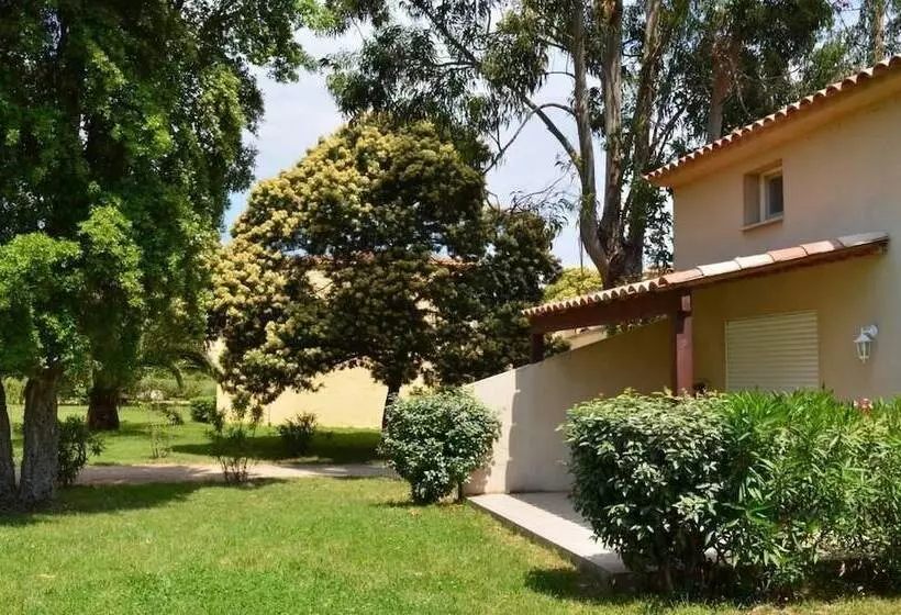 اقامتگاه Résidence Fiori Di Cala Rossa