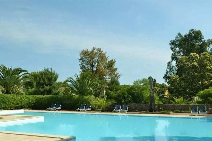 اقامتگاه Résidence Fiori Di Cala Rossa