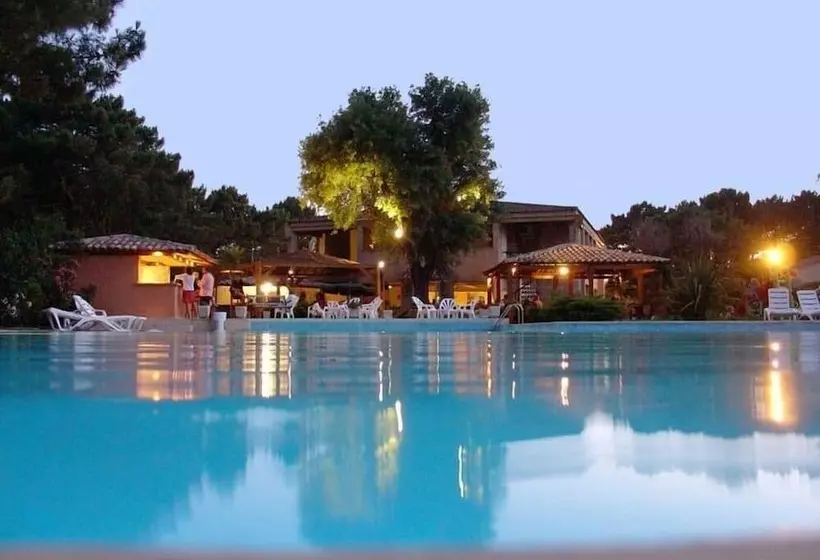 اقامتگاه Résidence Fiori Di Cala Rossa