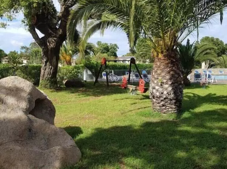 اقامتگاه Résidence Fiori Di Cala Rossa