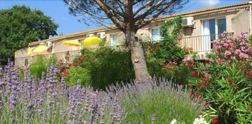 اقامتگاه Résidence Fiori Di Cala Rossa