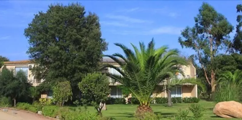 اقامتگاه Résidence Fiori Di Cala Rossa