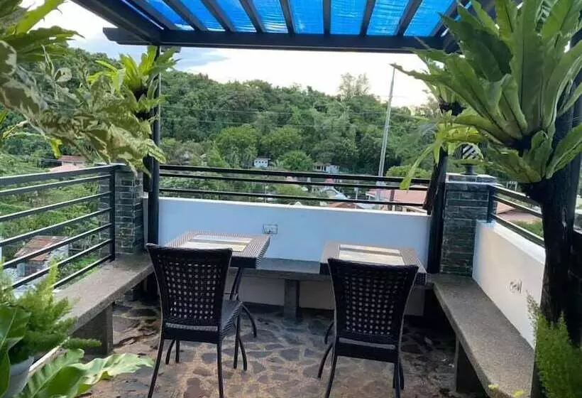 ホテル Makiling Onsen