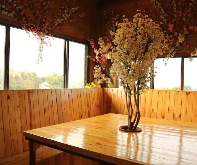 ホテル Makiling Onsen