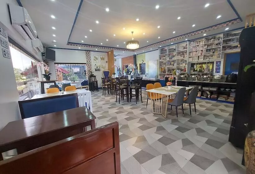 ホテル Makiling Onsen