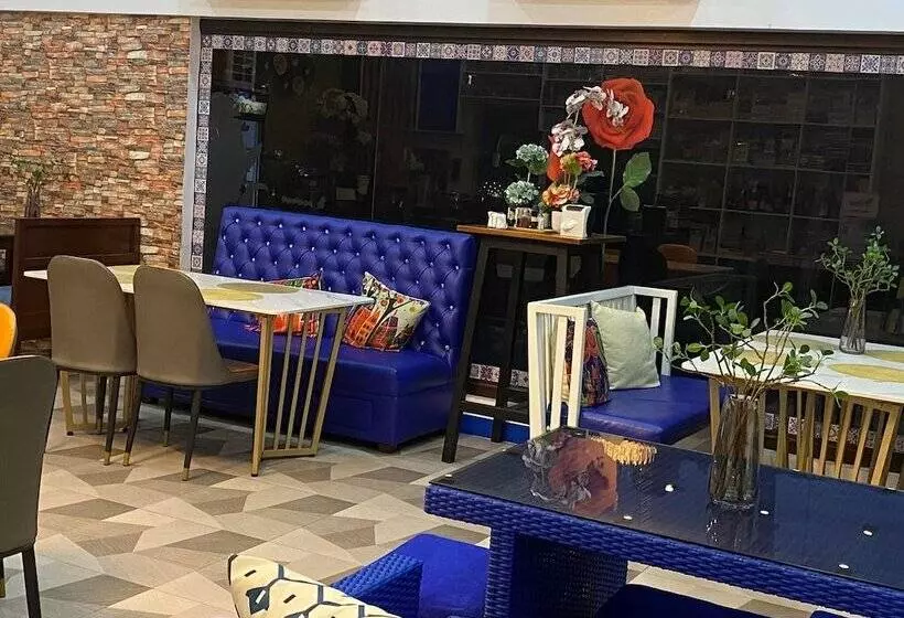 ホテル Makiling Onsen