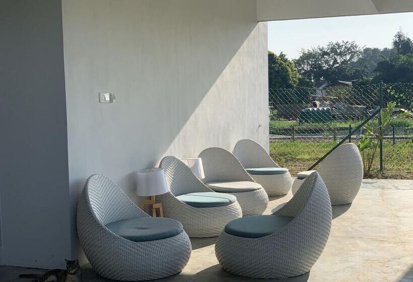 فندق The Sassy House