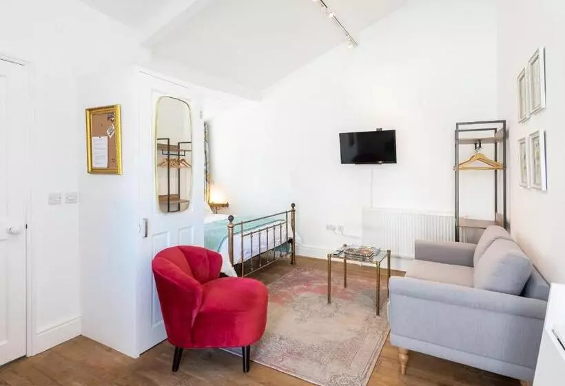 مبيت وإفطار The Old Parsonage