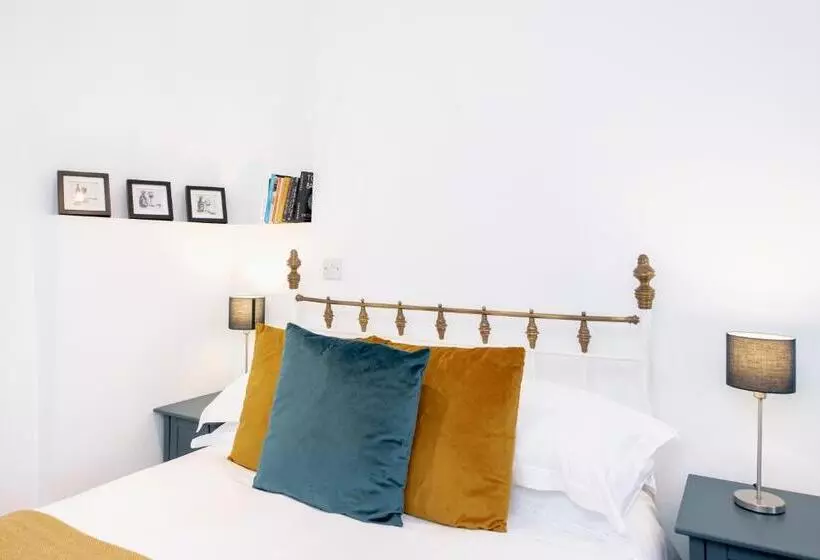 مبيت وإفطار The Old Parsonage