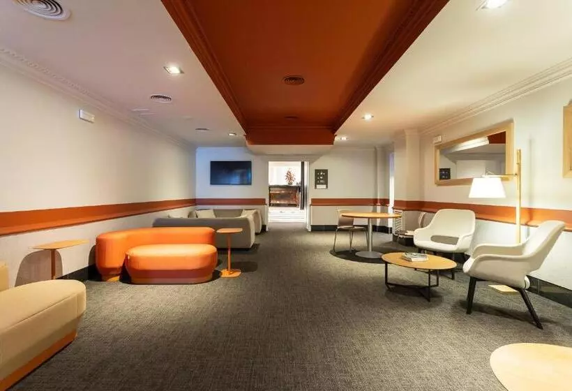 Отель Arc La Rambla