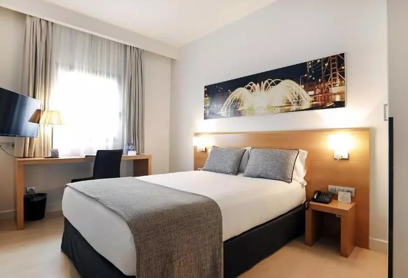 Отель Arc La Rambla