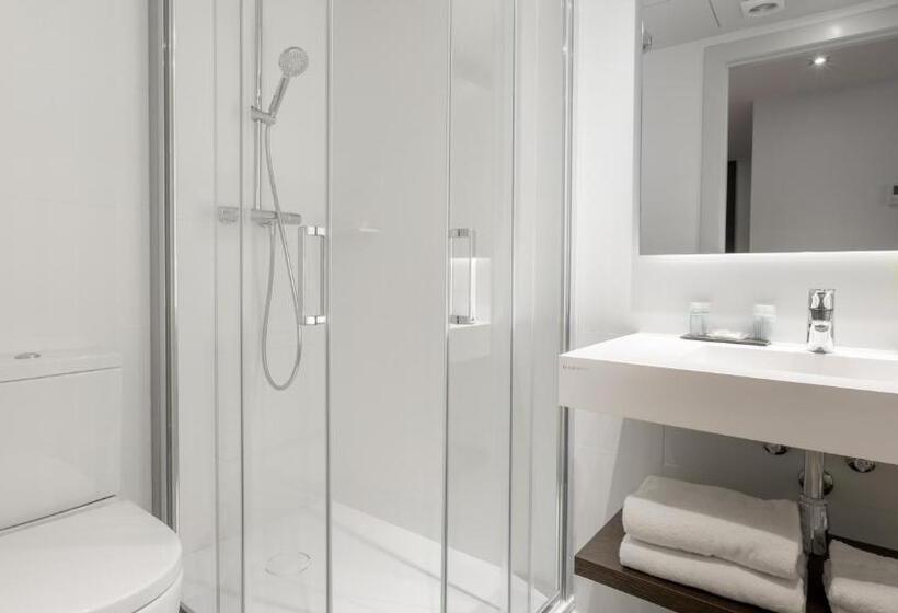 Отель Arc La Rambla