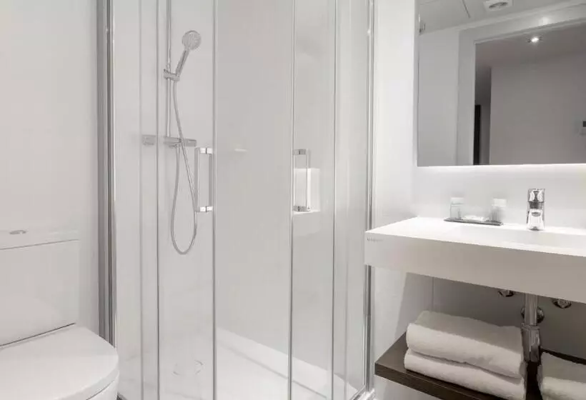 Отель Arc La Rambla