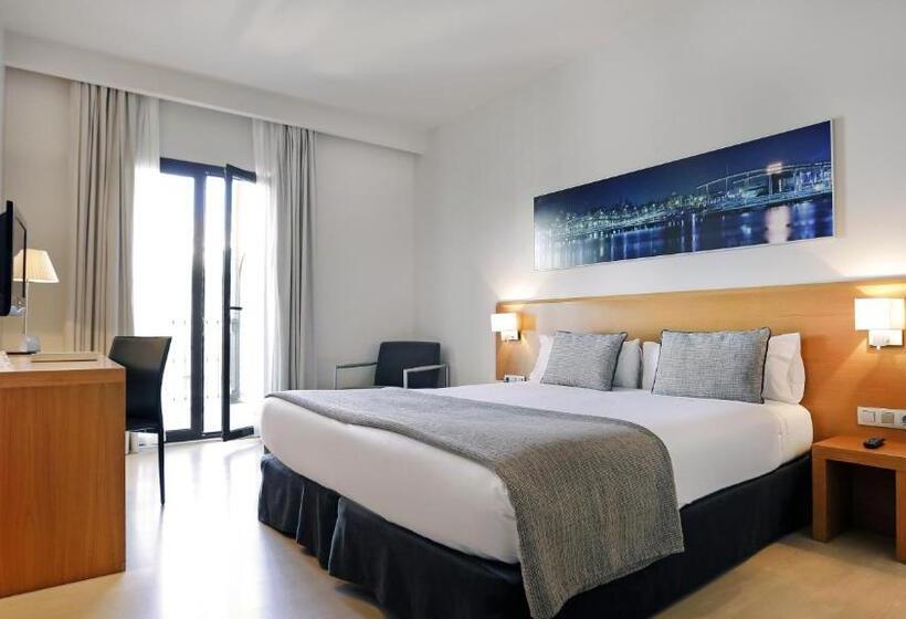 Отель Arc La Rambla