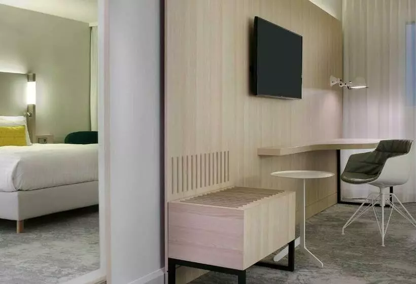 The Jangle Hotel Paris Charles De Gaulle Airport