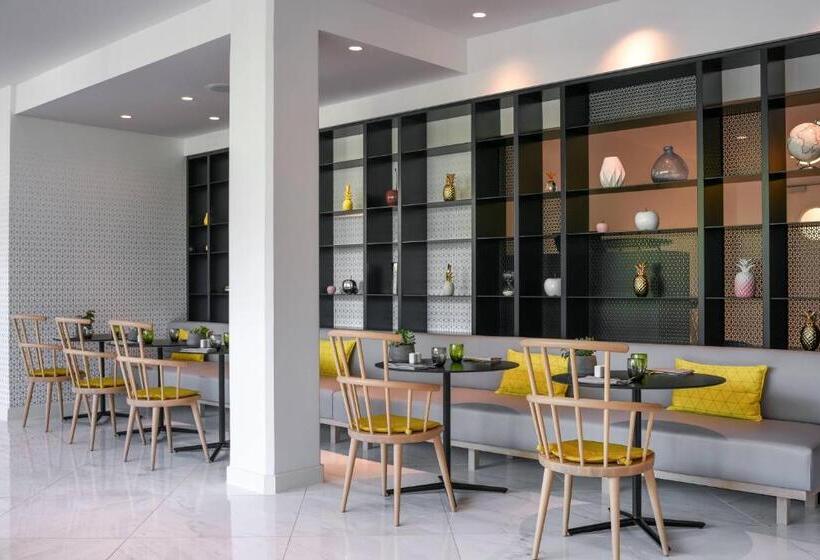 The Jangle Hotel   Paris   Charles De Gaulle   Airport