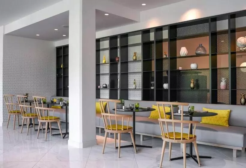 The Jangle Hotel Paris Charles De Gaulle Airport