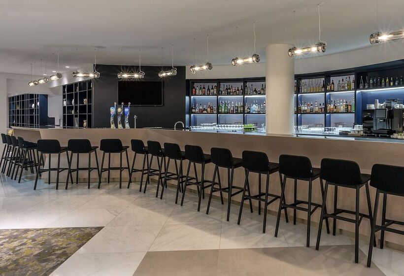 The Jangle Hotel   Paris   Charles De Gaulle   Airport