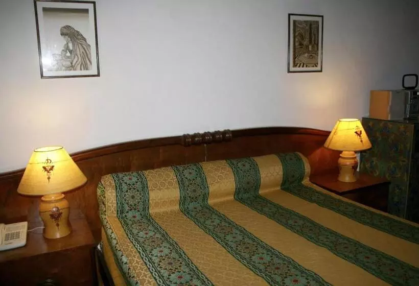 هتل Riad El Ghalia