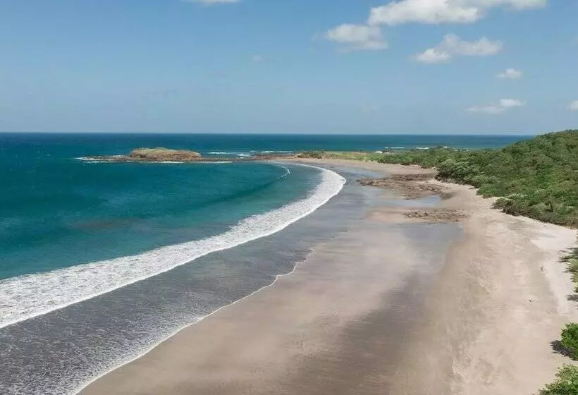 هتل Punta Teonoste