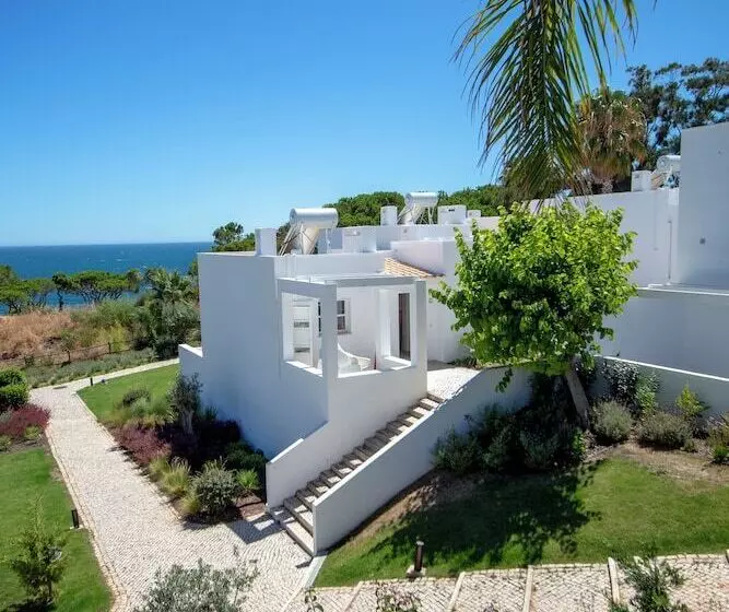 Villas D água Beachfront Resort