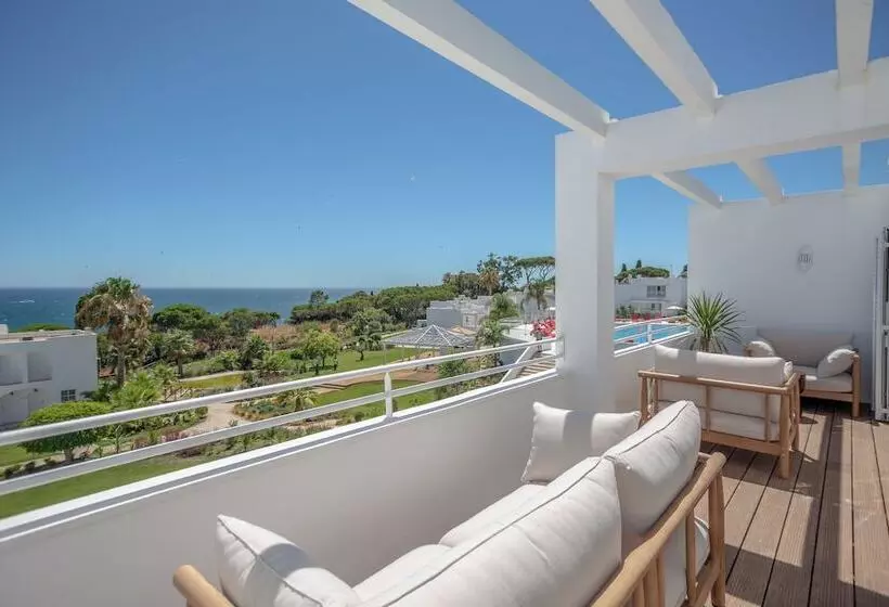 Villas D água Beachfront Resort