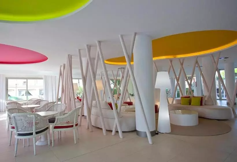 ホテル Bluesea Anba Romaní