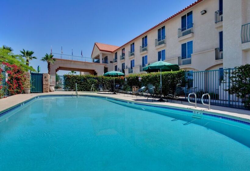 בית מלון כפרי Hampton Inn By Hilton Calexico