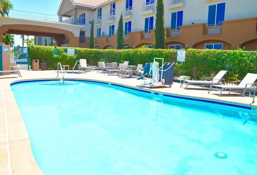 בית מלון כפרי Hampton Inn By Hilton Calexico