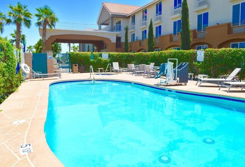 בית מלון כפרי Hampton Inn By Hilton Calexico